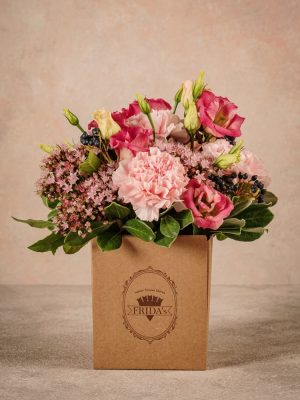 Romantic Box, fresh flowers in a small recicled cardboard box, home delivery