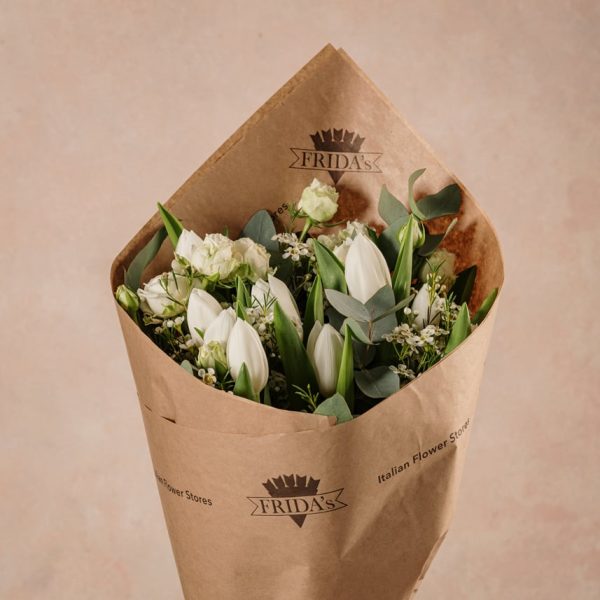 Bouquet Moby Dick Bouquet di tulipani bianchi e dai toni invernali. Home delivery across Italy