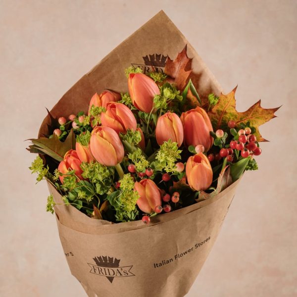 On the Road Bouquet winter warm shades tulips. Home delivery across Italy