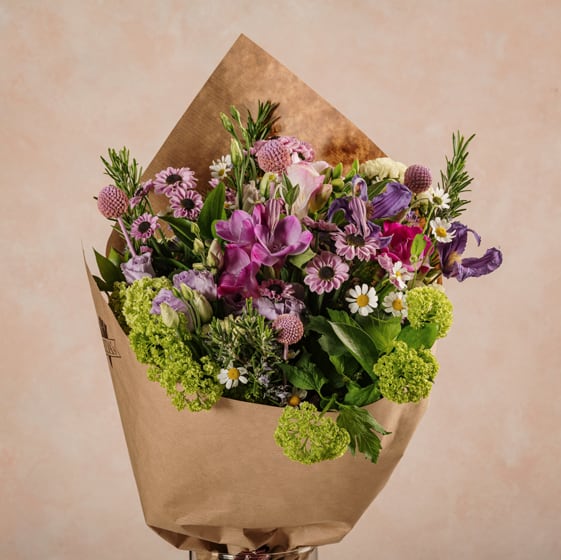 Bouquet Serenade, composizione floreale dai colori primaverili