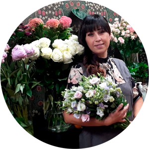 Ivana, Floral Designer Frida's Store Gela