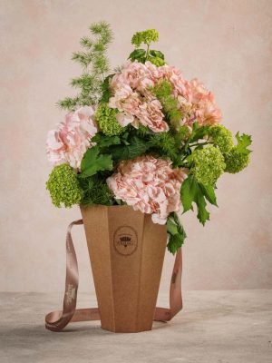 Flower Basket Ortensie bouquet di fiori freschi in un cono di carta