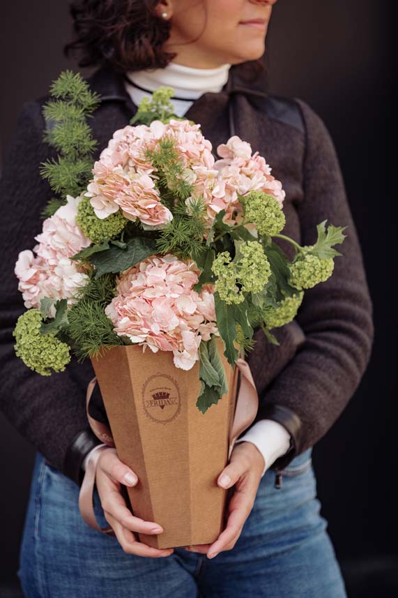 Floral Designer Frida's mostra Flower Basket Ortensie