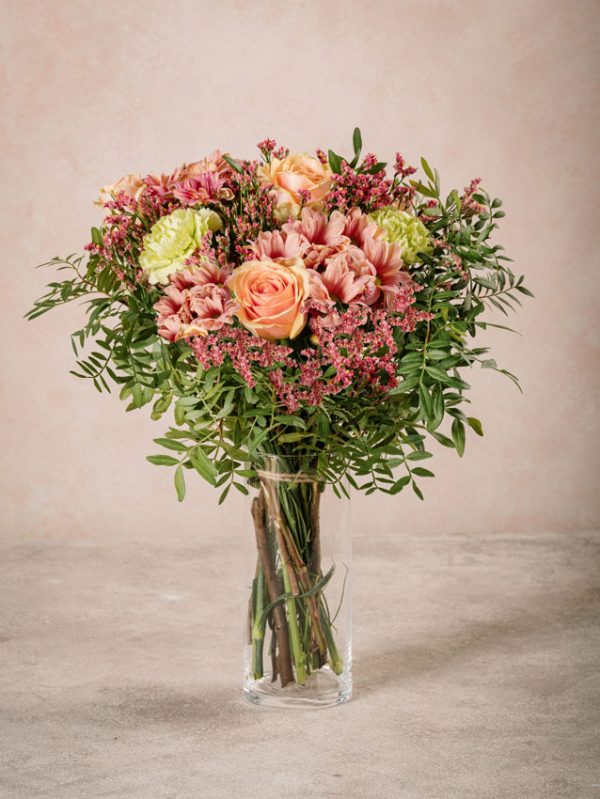 Bouquet Campanellino, rose, garofan, mrgherite, limonium e verde di stagione
