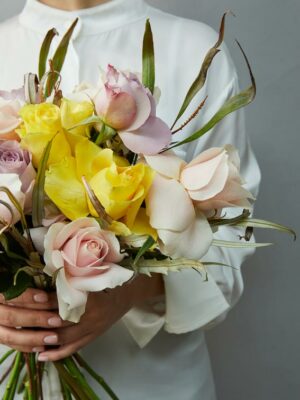 Bouquet Petalomania rose gialle, lilla e rosa chiaro,