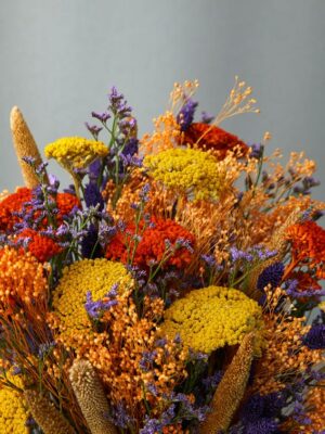 Bouquet Salento fiori secchi di colore giallo, arancio e viola