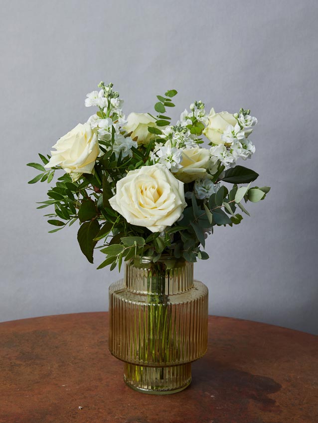 Piccolo bouquet di fiori secchi con vaso, delicato rosa e bianco