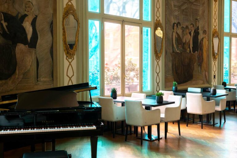 Decorazioni floreali in bar